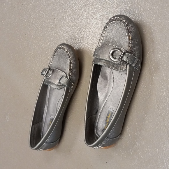 Thom McAn Pewter Colored, Leather, Loafers - Picture 10 of 13